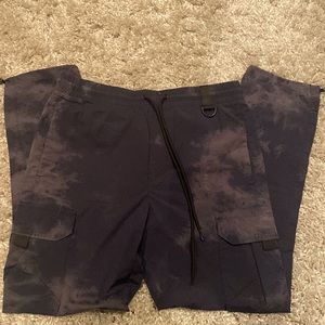 PAC SUN Mens Cargo Pants…Medium Size black in color with a bit of gray tie die.